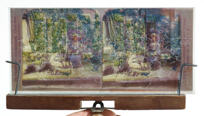 stereogram [Lady Curzon and the Optium Smoker] - backlit