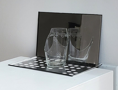 SE window installation - tablet glass